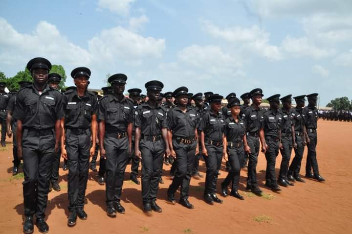 The Police Service Commission don release list of 10,000 people wey don successfully apply for recruitment into the constable and specialist cadres of the Nigeria Police Force.